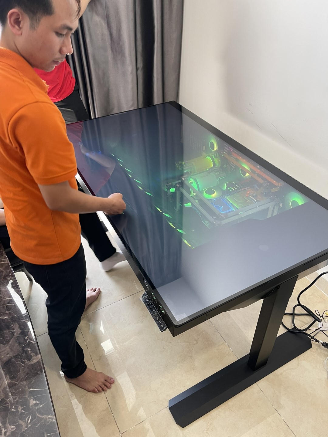 2608_9cab0134b4d6718828c7 Chiếc bàn sau khi đã được hoàn thiện và lắp đặt